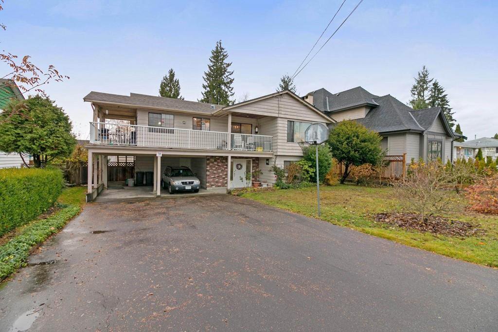 Main Photo: 832 MACINTOSH STREET in Coquitlam: Harbour Chines House for sale : MLS®# R2223774