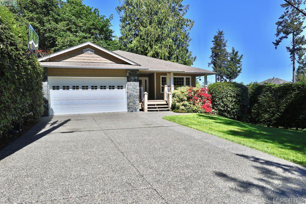 Main Photo: 2180 Ridgedown Place in SAANICHTON: CS Saanichton Single Family Detached for sale (Central Saanich) : MLS®# 411059