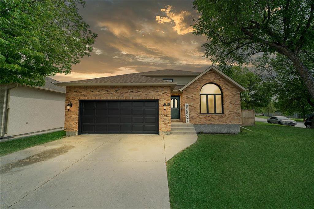 Main Photo: 2 Easy Street in Winnipeg: Normand Park Residential for sale (2C) : MLS®# 202012754