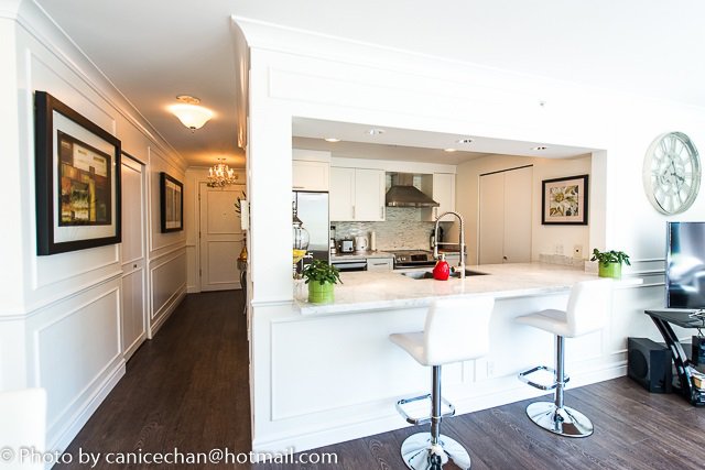 Main Photo: 201 1228 MARINASIDE CRESCENT in Vancouver: Yaletown Condo for sale (Vancouver West) : MLS®# R2128055