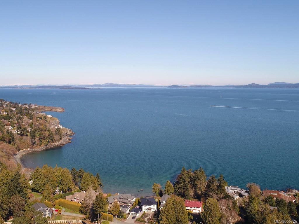 Main Photo: 2330 Arbutus Rd in : SE Arbutus House for sale (Saanich East) : MLS®# 855726