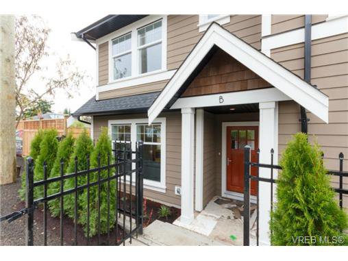 Main Photo: B 7880 Wallace Dr in SAANICHTON: CS Saanichton Half Duplex for sale (Central Saanich) : MLS®# 686274