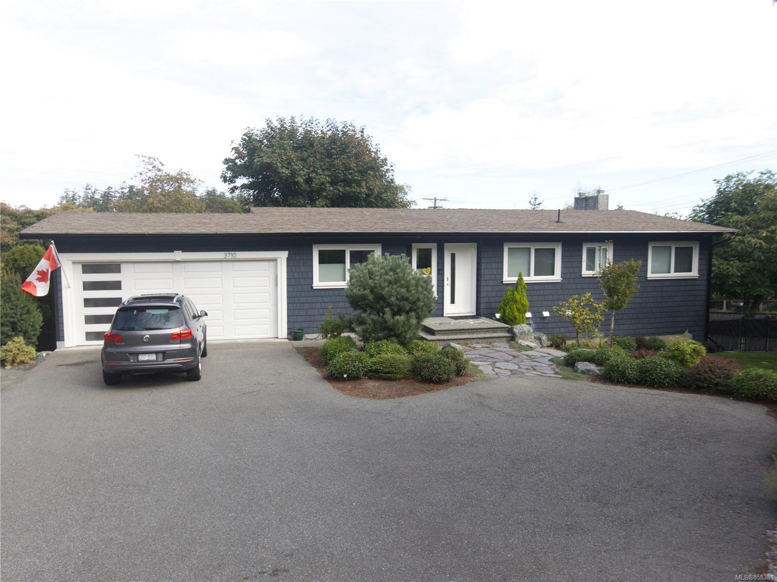 Main Photo: 3710 Hammond Bay Rd in : Na Hammond Bay House for sale (Nanaimo) : MLS®# 858381