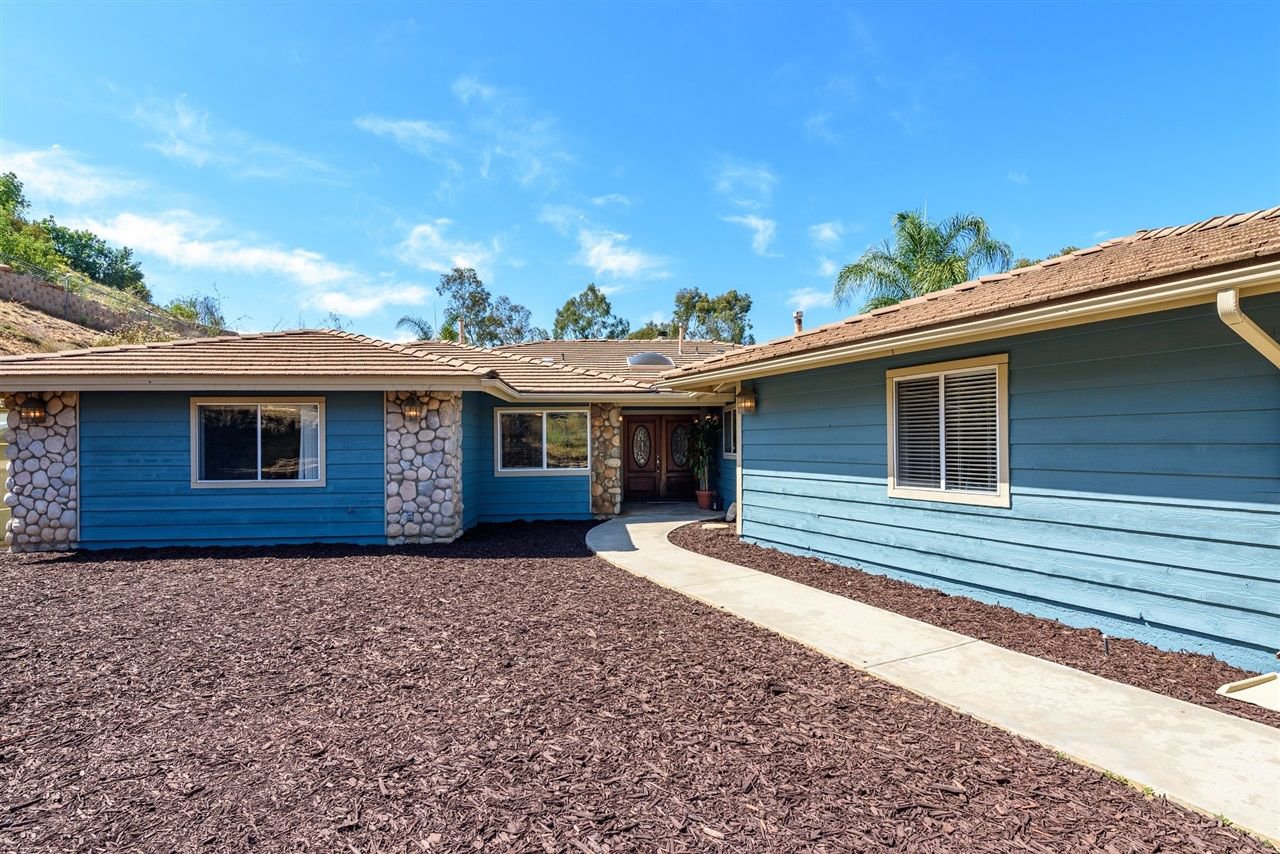Main Photo: EL CAJON House for sale : 4 bedrooms : 1158 TERRACE CREST