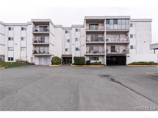 Main Photo: 109 3225 Eldon Pl in VICTORIA: SW Rudd Park Condo for sale (Saanich West) : MLS®# 753127