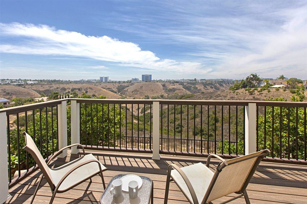 Main Photo: SAN DIEGO House for sale : 4 bedrooms : 5623 Glenstone Way