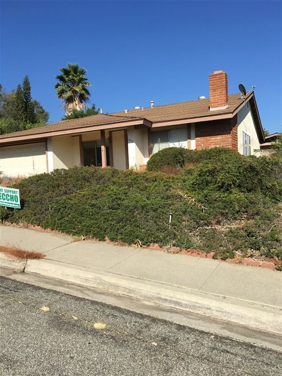Main Photo: NORTH ESCONDIDO House for sale : 2 bedrooms : 1990 Golden Circle Dr in Escondido