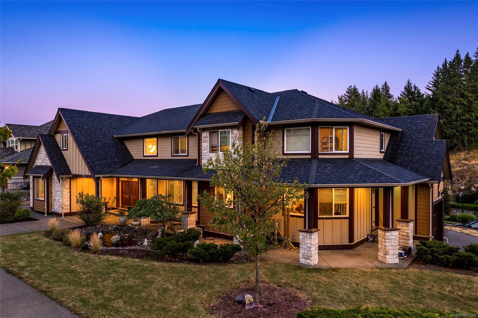 Main Photo: 2215 Spirit Ridge Dr in : La Bear Mountain House for sale (Langford) : MLS®# 860545