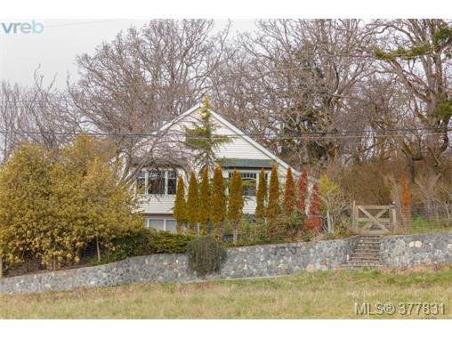 Main Photo: 4543 Blenkinsop Rd in VICTORIA: SE Blenkinsop House for sale (Saanich East) : MLS®# 758617