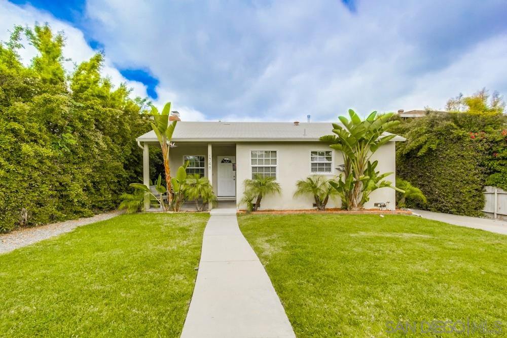 Main Photo: LEMON GROVE House for sale : 3 bedrooms : 1748 DAYTON DR