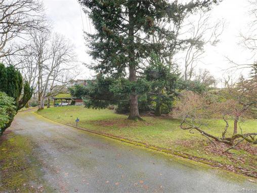 Main Photo: 1542 ATHLONE Drive in VICTORIA: SE Cedar Hill Single Family Detached for sale (Saanich East) : MLS®# 372105