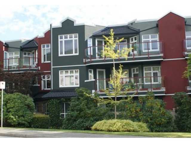 Main Photo: 413-2800 CHESTERFIELD AVE in North Vancouver: Upper Lonsdale Condo for sale : MLS®# V873204