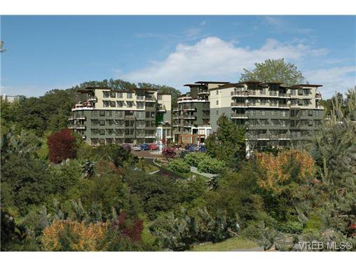Main Photo: 105 1016 Inverness Road in VICTORIA: SE Quadra Condo Apartment for sale (Saanich East) : MLS®# 358942