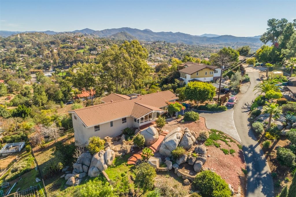 Main Photo: EL CAJON House for sale : 4 bedrooms : 1450 Merritt Dr