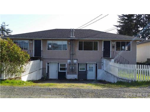Main Photo: 925/927 Bray Ave in VICTORIA: La Langford Proper Full Duplex for sale (Langford) : MLS®# 697378