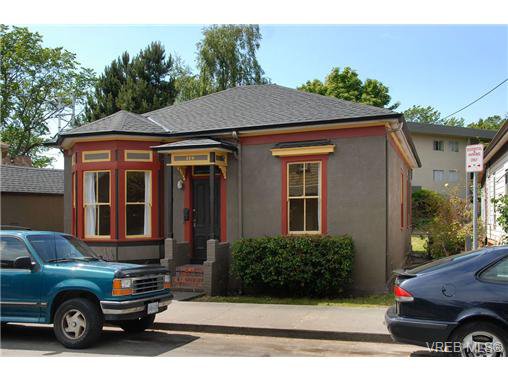Main Photo: 120 St. Lawrence St in VICTORIA: Vi James Bay House for sale (Victoria) : MLS®# 693945