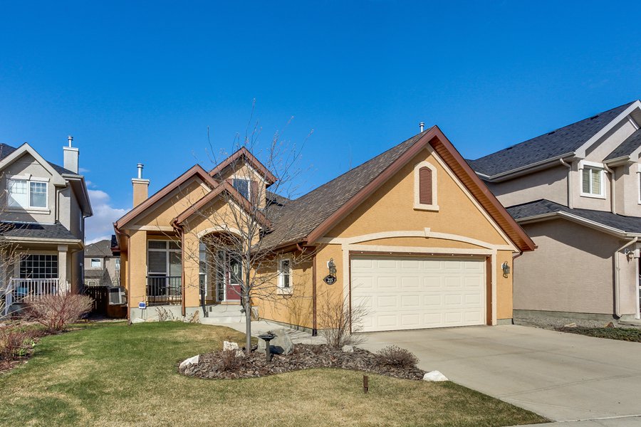 Main Photo: 215 Tuscany Glen Park NW in Calgary: Bungalow for sale : MLS®# C3614233