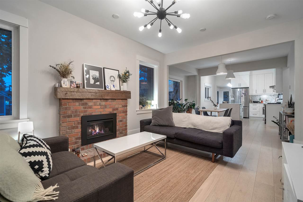 Main Photo: 3949 PRINCE EDWARD STREET in Vancouver: Main House for sale (Vancouver East) : MLS®# R2416359