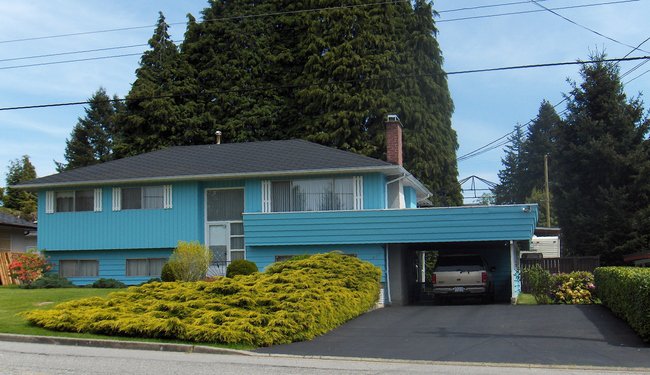 Main Photo: 461 Draycott Street in Coquitlam: Home for sale