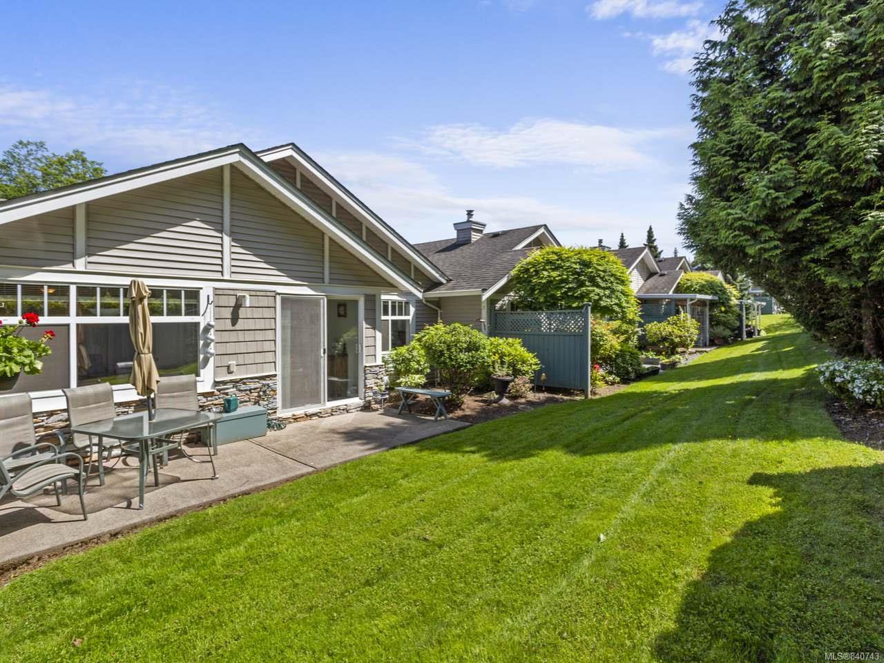 Main Photo: 6175 Rosecroft Pl in NANAIMO: Na North Nanaimo Row/Townhouse for sale (Nanaimo) : MLS®# 840743