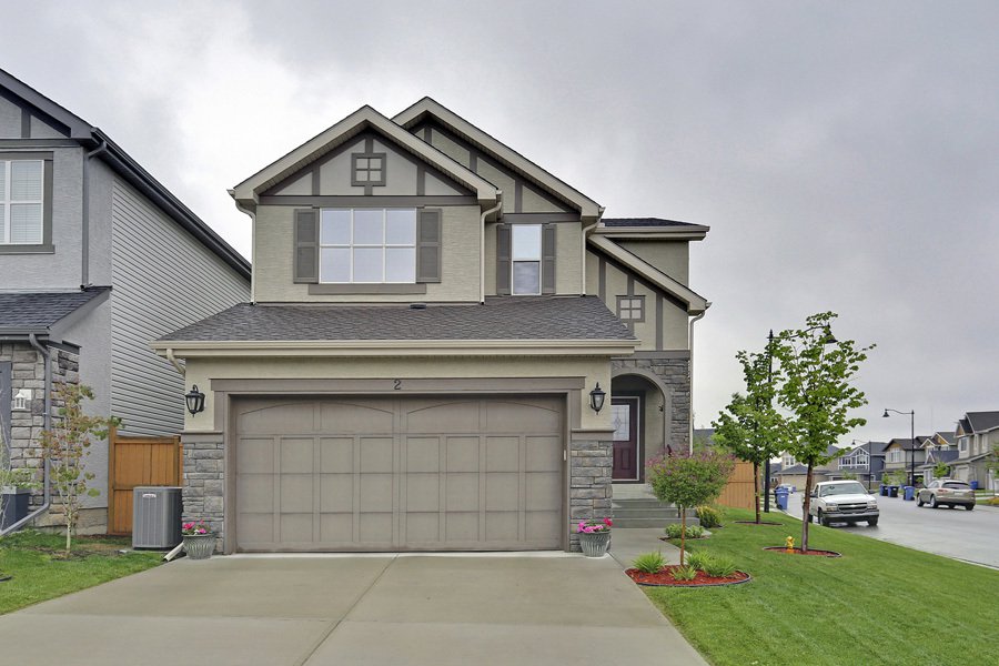 Main Photo: 2 Aspen Hills Manor SW in Calgary: House for sale : MLS®# C3622296
