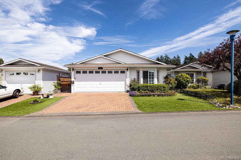 Main Photo: 14 Eagle Lane in View Royal: VR Glentana Manufactured Home for sale : MLS®# 840604