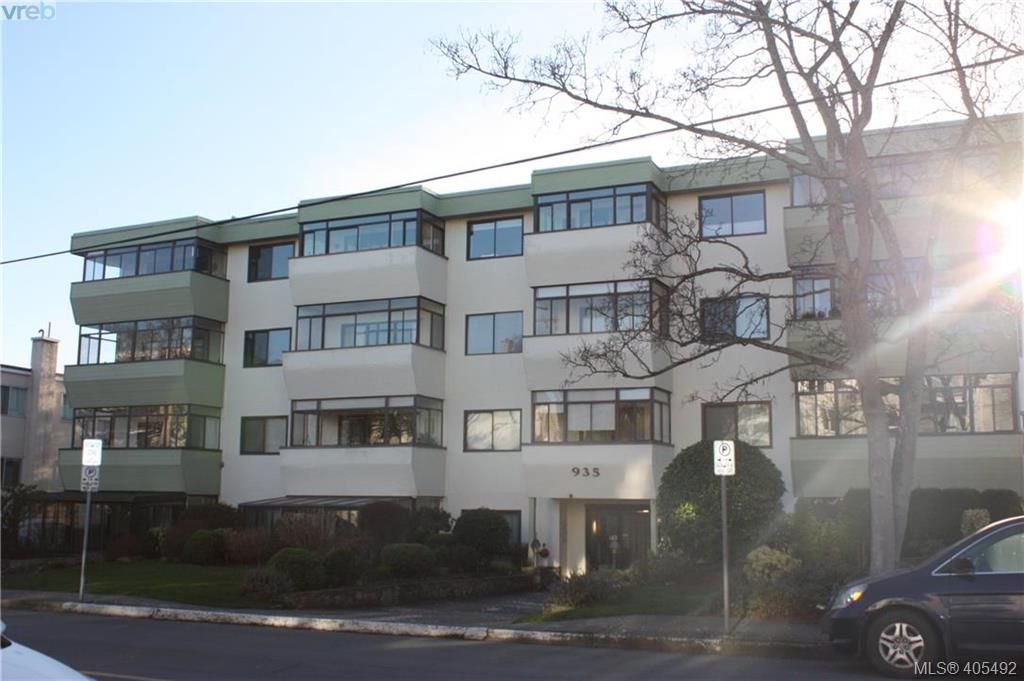 Main Photo: 203 935 Fairfield Road in VICTORIA: Vi Fairfield West Condo Apartment for sale (Victoria) : MLS®# 405492