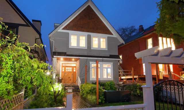 Main Photo: 2766 W 3rd Avenue in Vancouver: Kitsilano House 1/2 Duplex for sale (Vancouver West) : MLS®# r2223220