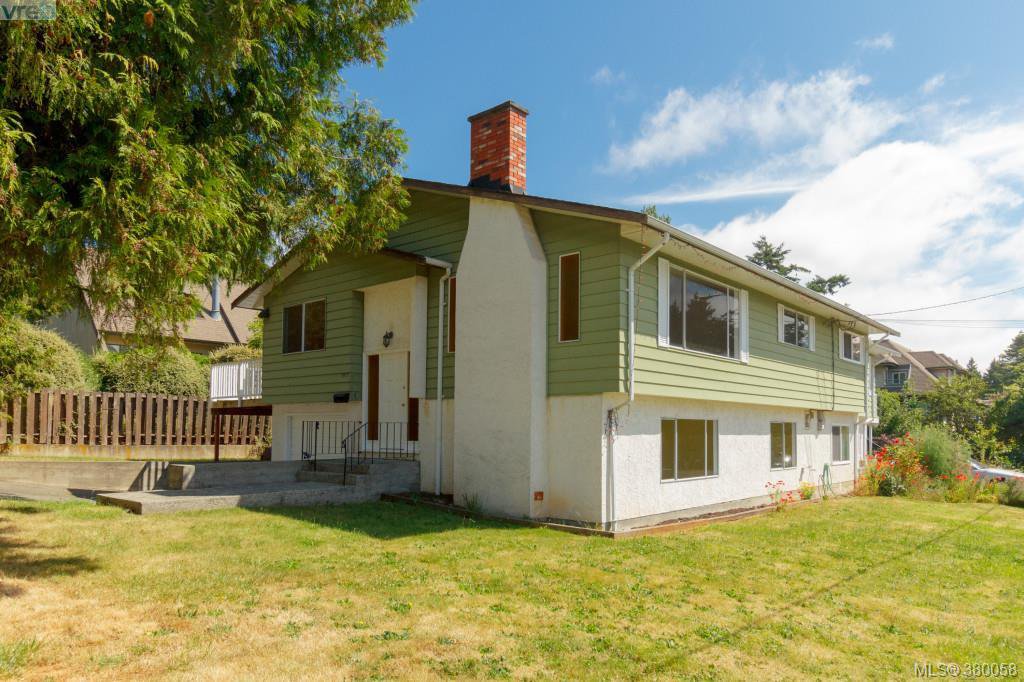 Main Photo: 3977 Saanich Road in VICTORIA: SE Swan Lake Strata Duplex Unit for sale (Saanich East) : MLS®# 380058