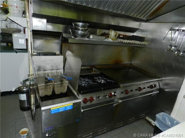 Main Photo: 3722 57 Avenue in Red Deer: RR West Park Commercial for sale : MLS®# CA0031501