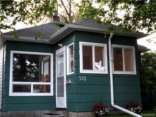 GREAT CURB APPEAL ON THIS GEM! NICE UPDATED WINDOWS AND SHINGLES APPEAR TO BE IN GOOD SHAPE!