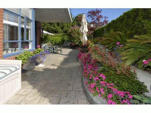Main Photo: 101 1725 BALSAM Street in Vancouver: Kitsilano Condo for sale (Vancouver West) : MLS®# V968732