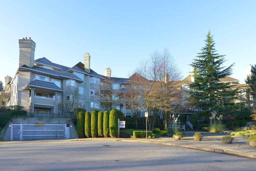 Main Photo: 406 3738 NORFOLK STREET: Condo for sale : MLS®# R2014068