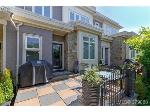 Main Photo: 107 7088 West Saanich Rd in BRENTWOOD BAY: CS Brentwood Bay Row/Townhouse for sale (Central Saanich) : MLS®# 761340