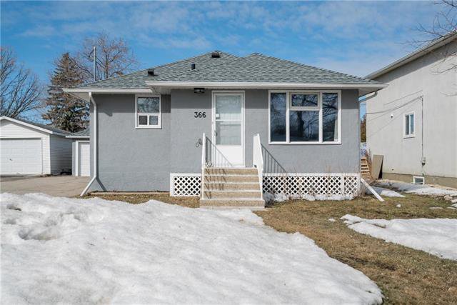 Main Photo: 366 Marshall Bay in Winnipeg: West Fort Garry Residential for sale (1Jw) : MLS®# 1907002