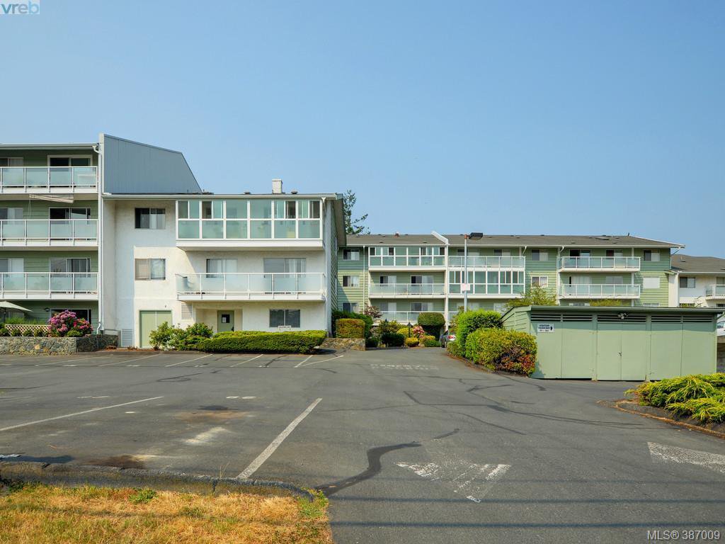 Main Photo: 205 1490 Garnet Rd in VICTORIA: SE Cedar Hill Condo Apartment for sale (Saanich East) : MLS®# 777681