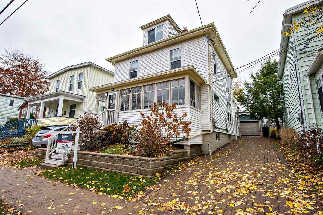 Main Photo: 13 Elliot Street in Dartmouth: 12-Southdale, Manor Park Residential for sale (Halifax-Dartmouth) : MLS®# 202023591