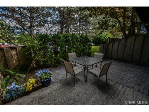 Main Photo: 6 4096 Torquay Drive in VICTORIA: SE Mt Doug Residential for sale (Saanich East) : MLS®# 324979