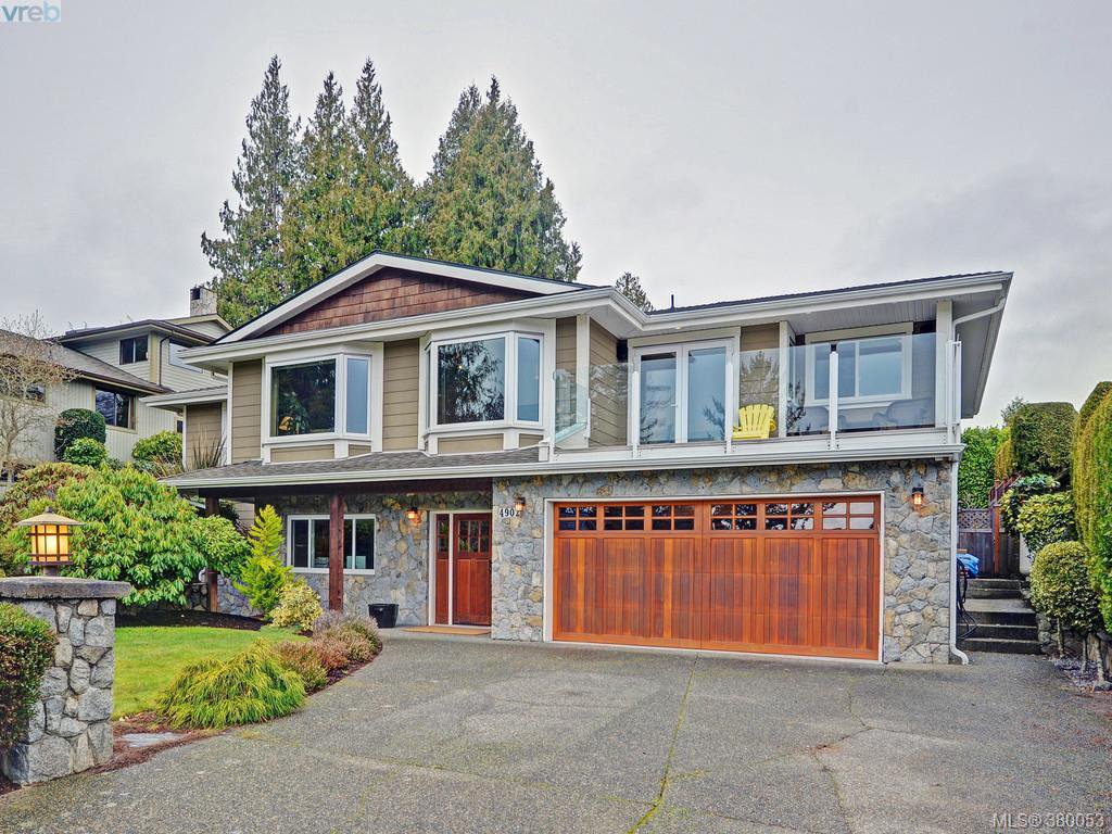 Main Photo: 4902 Alamida Cres in VICTORIA: SE Cordova Bay House for sale (Saanich East) : MLS®# 763407