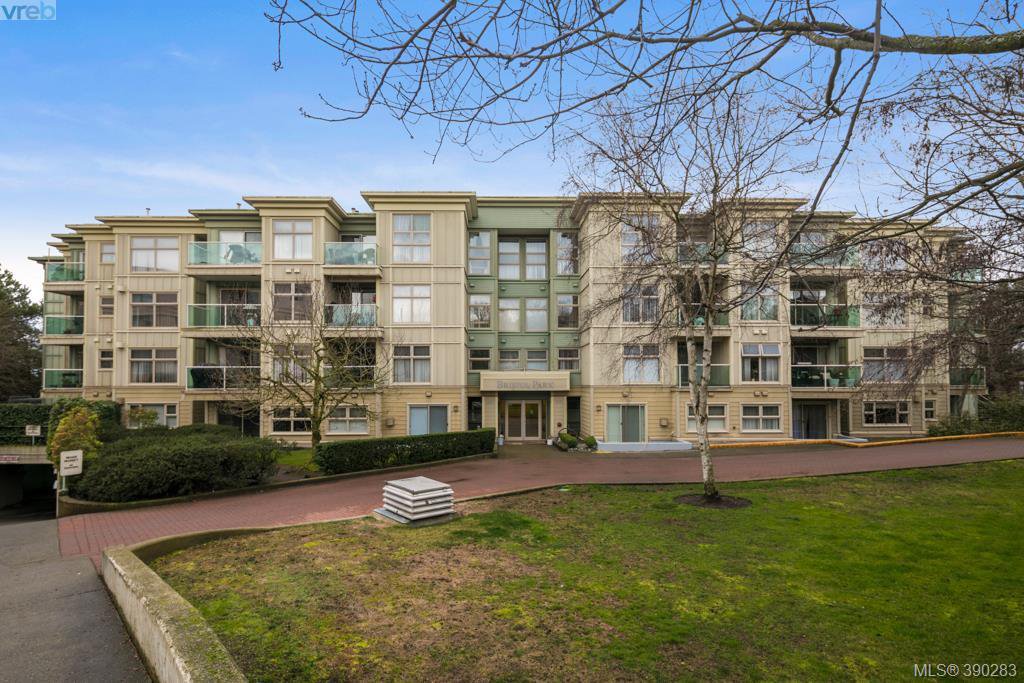 Main Photo: 108 535 Manchester Rd in VICTORIA: Vi Burnside Condo for sale (Victoria) : MLS®# 784481