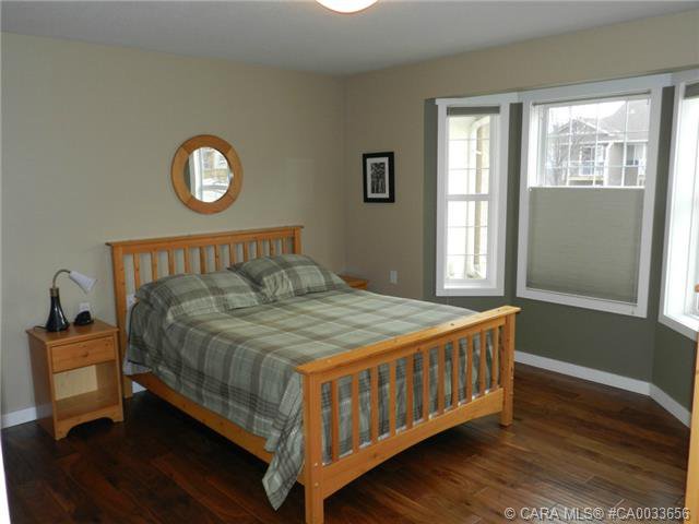 Main Photo: 103 3501 49 Avenue in Red Deer: RR South Hill Residential Condo for sale : MLS®# CA0033656