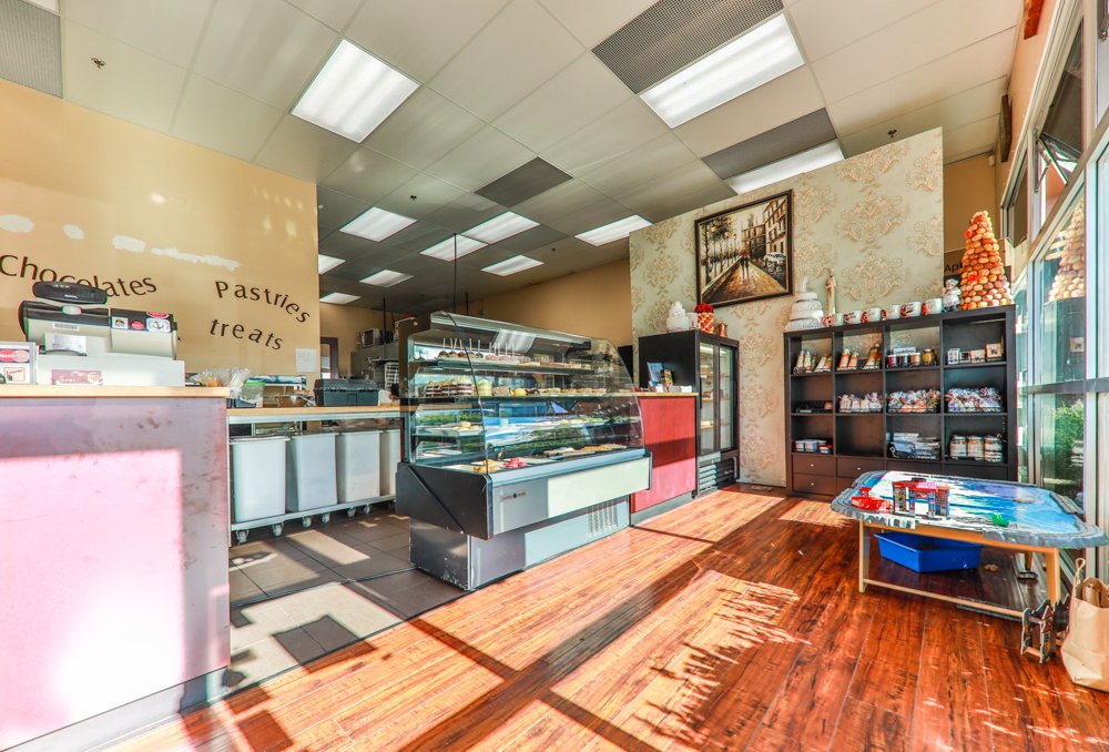 Main Photo: 103 17767 64 Avenue in Surrey: Cloverdale BC Business for sale (Cloverdale) : MLS®# C8020920