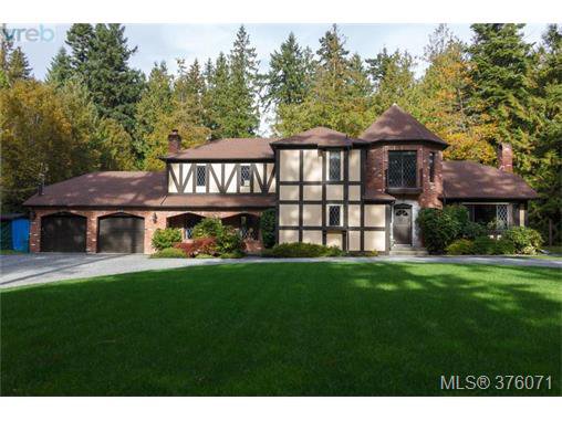 Main Photo: 686 Cromarty Ave in NORTH SAANICH: NS Ardmore House for sale (North Saanich) : MLS®# 754969