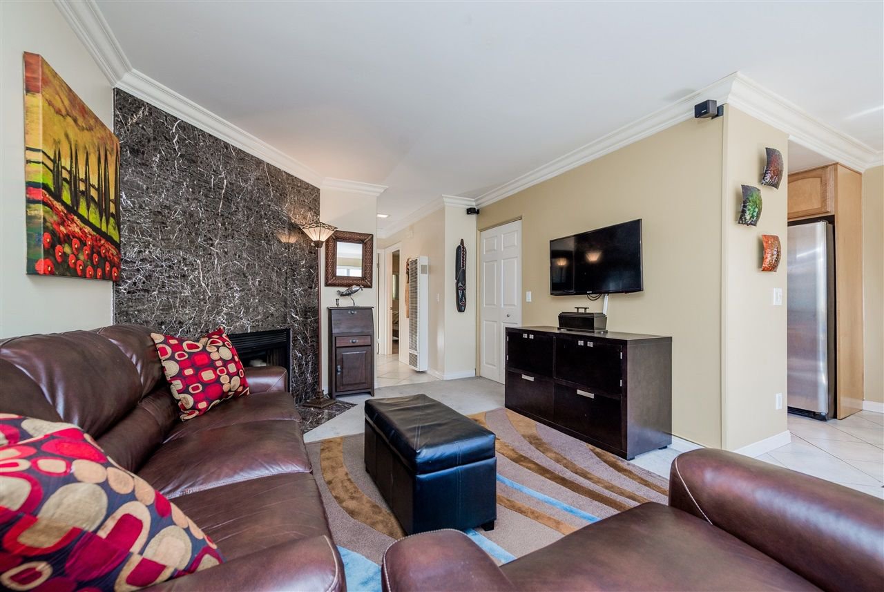 Living/Dining Combo, views of hall. Large South East facing windows. So much light!