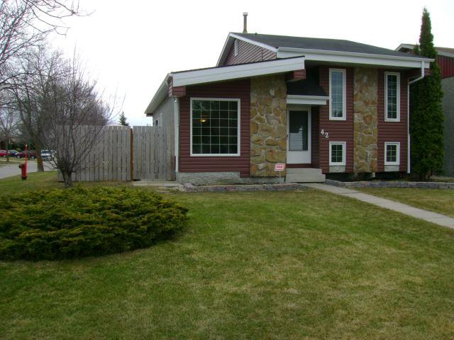 Main Photo: 42 THURLBY Road in WINNIPEG: North Kildonan Residential for sale (North East Winnipeg) : MLS®# 1107207