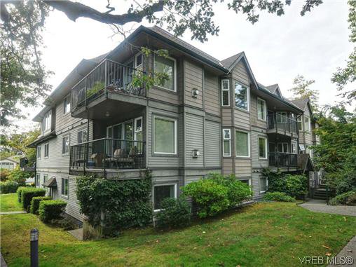Main Photo: 306 971 McKenzie Ave in VICTORIA: SE Quadra Condo for sale (Saanich East) : MLS®# 696676
