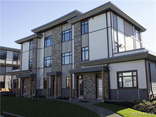 Main Photo: 1202 10230 BOWERBANK Road in SIDNEY: Si Sidney North-East Townhouse for sale (Sidney) : MLS®# 350449