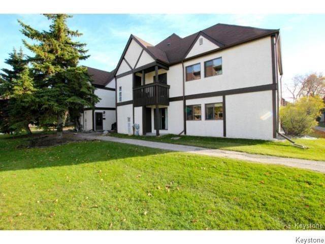 Main Photo: 105 Swindon Way in WINNIPEG: River Heights / Tuxedo / Linden Woods Condominium for sale (South Winnipeg) : MLS®# 1518481