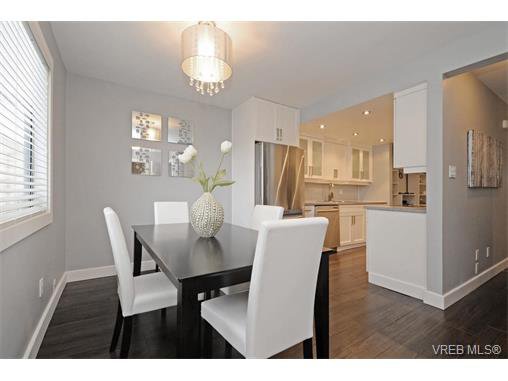 Main Photo: 6 3235 Alder St in VICTORIA: SE Quadra Row/Townhouse for sale (Saanich East) : MLS®# 750435