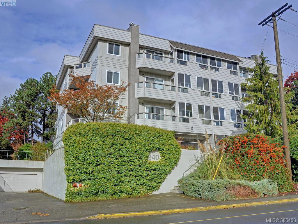 Main Photo: 102 940 Inverness Rd in VICTORIA: SE Quadra Condo for sale (Saanich East) : MLS®# 774549